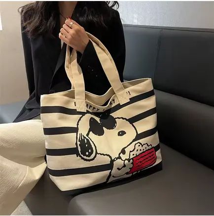 Bolsa Snoopy bonita dos desenhos  - Foto 2