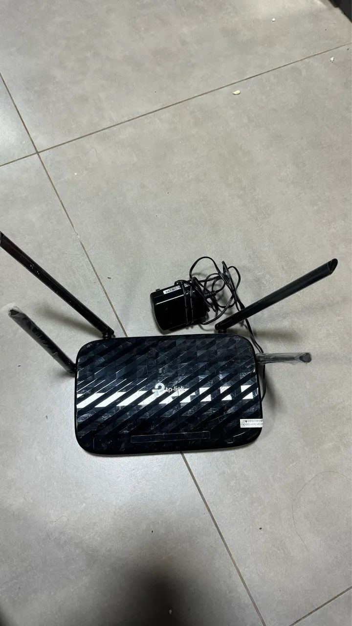 Modem internet  e roteador Wi-Fi 