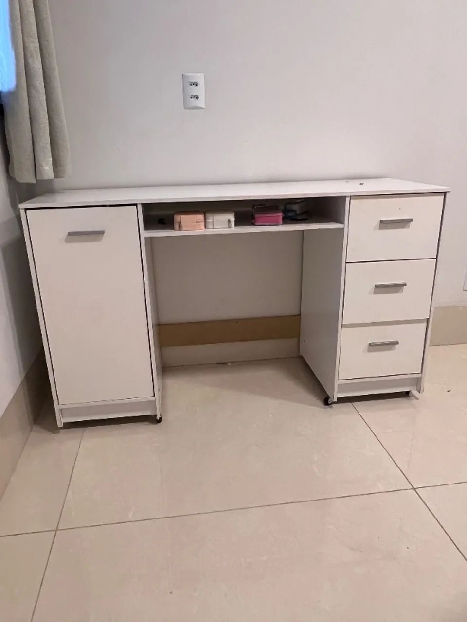 Mesa de estudo com rodinhas e cadeira  - Foto 2