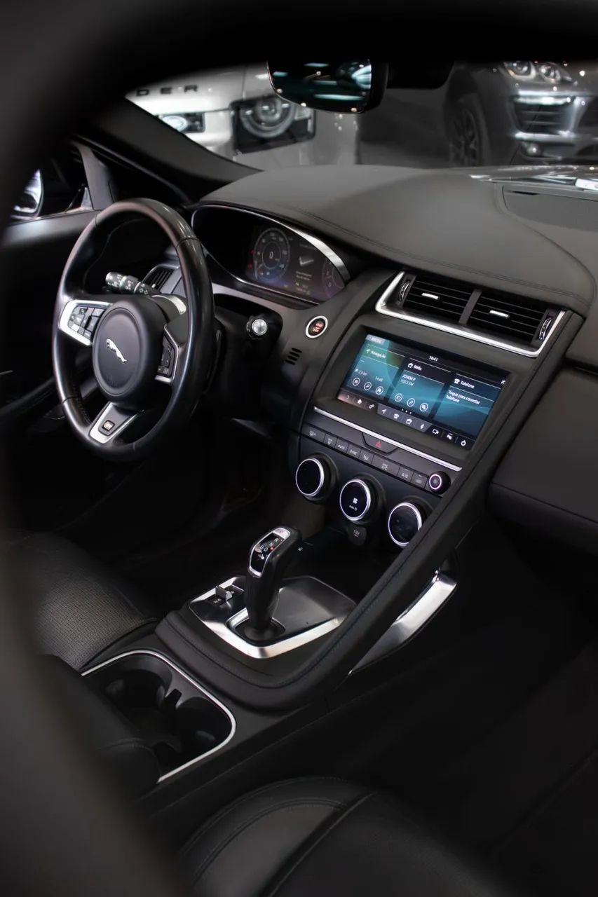 Jaguar E-Pace R-dynamic S 2.0 AWD 249cv Aut. 2020 - Foto 4