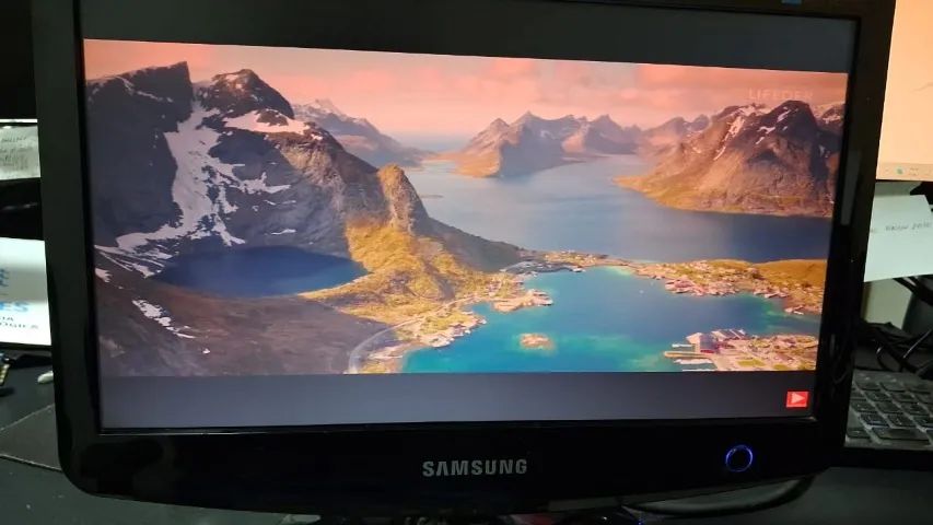 Monitor Samsung SyncMaster 632NW Plus - Painel LCD TFT de 15,6 polegadas com cabos - Foto 2