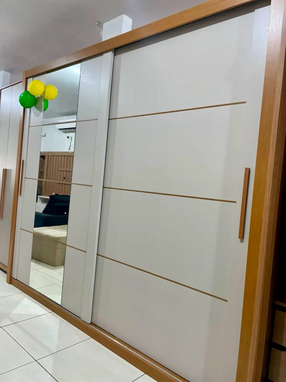 Guarda roupa casal grande 