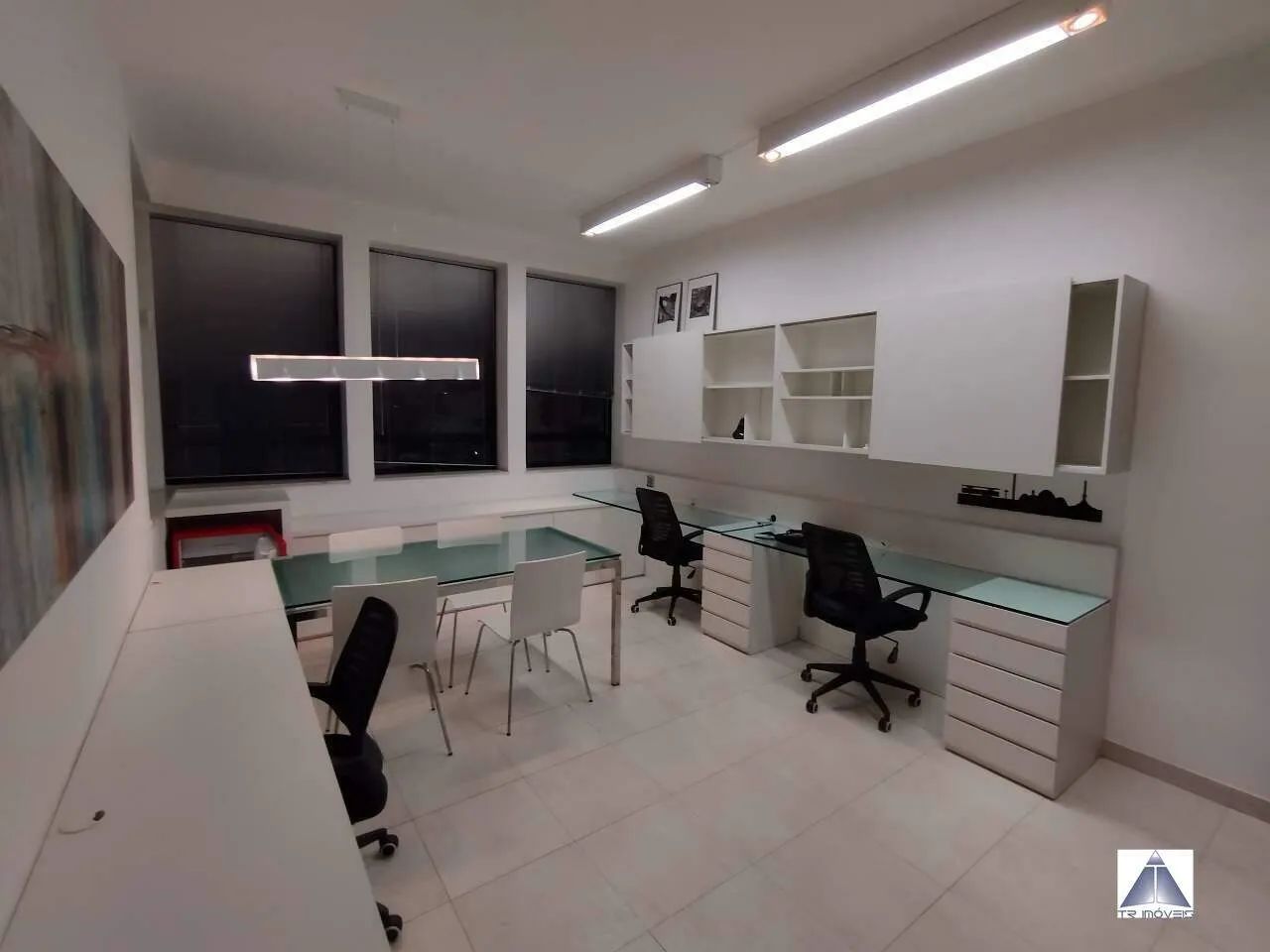 SALA MOBILIADA NO CIDADE JARDIM COM 25M2 AO LADO DO PREDIO DO TRE
