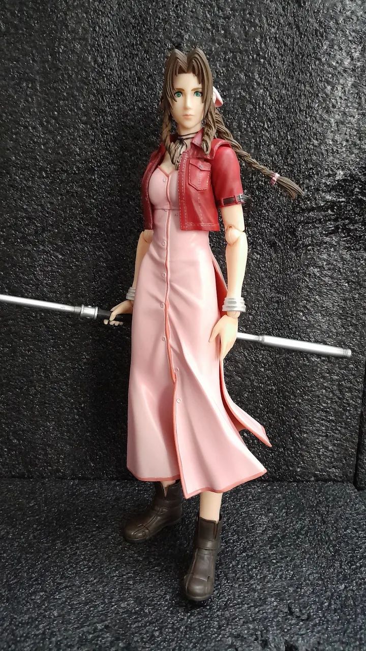 Play Arts Kai Aerith Gainsborough Final Fantasy VII Crisis Core