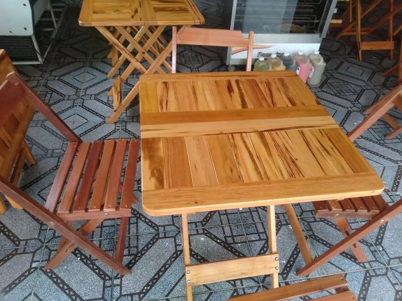 Conjunto de mesas dobráveis 