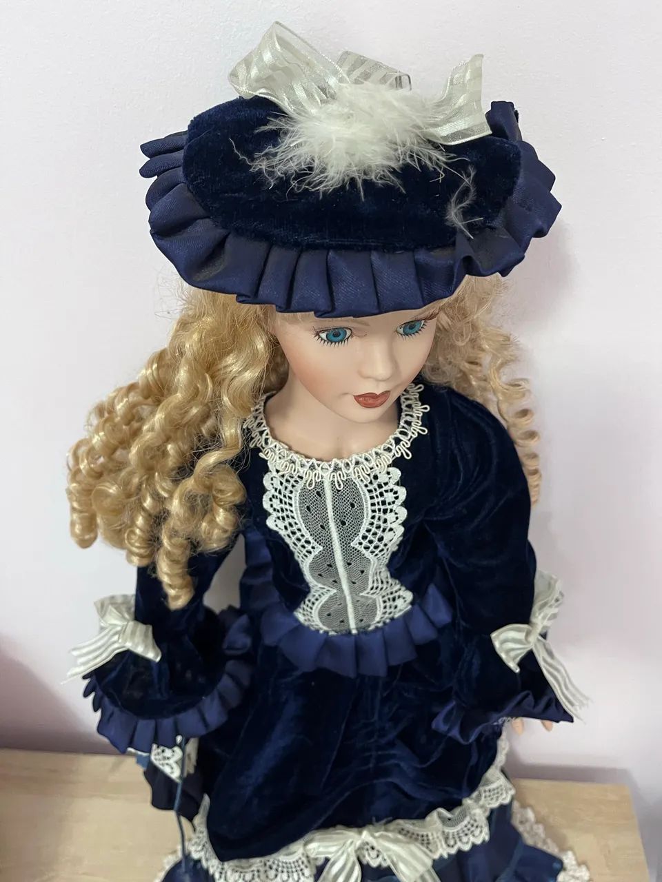 Boneca de porcelana grande 60cm - Foto 4