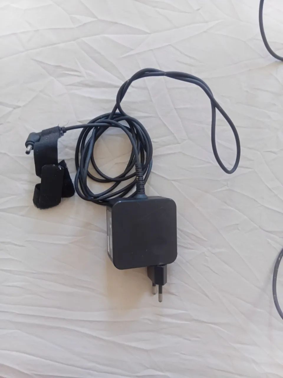 Vendo carregador de notebook lenovo 