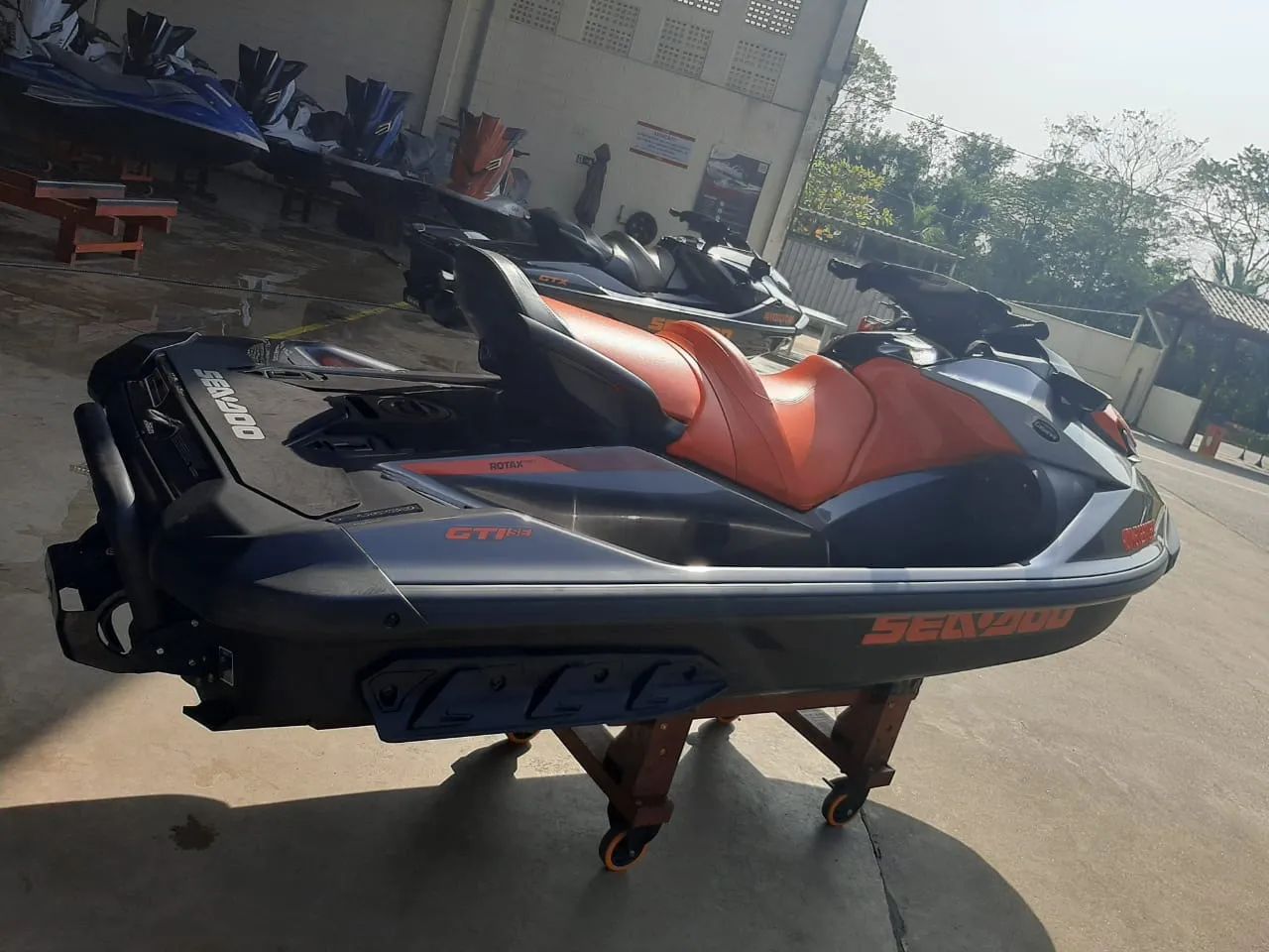 COT4 1/6 - Jet Ski SeaDoo GTI130 - Foto 2