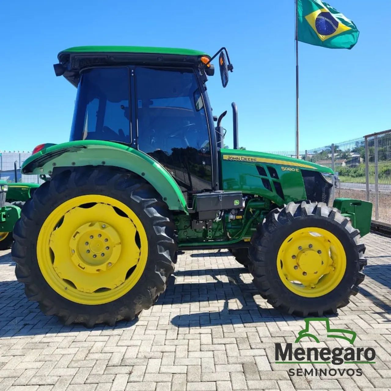 TRATOR JOHN DEERE 5080E - ANO 2025 - Foto 2
