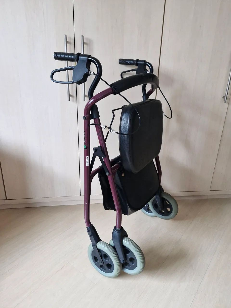 Andador com 4 Rodas Comfort  - Foto 5