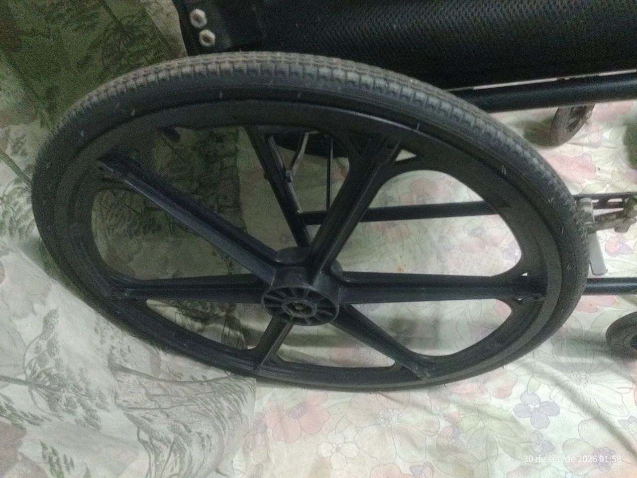 Cadeira de rodas para deficientes  - Foto 3