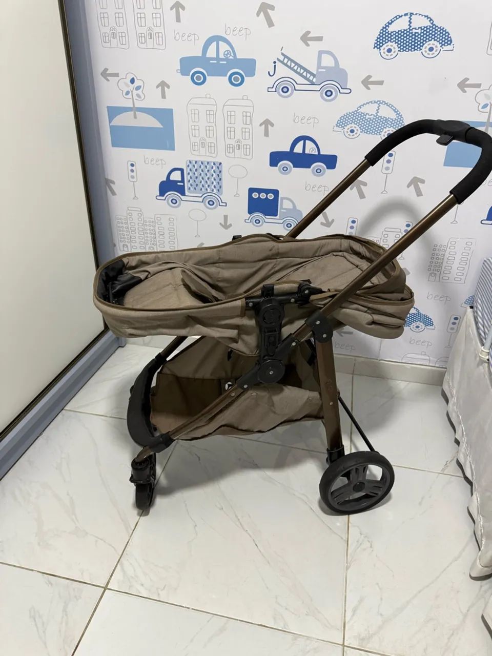 Vendo Berco Carrinho de bebe e Guarda roupa - Foto 3
