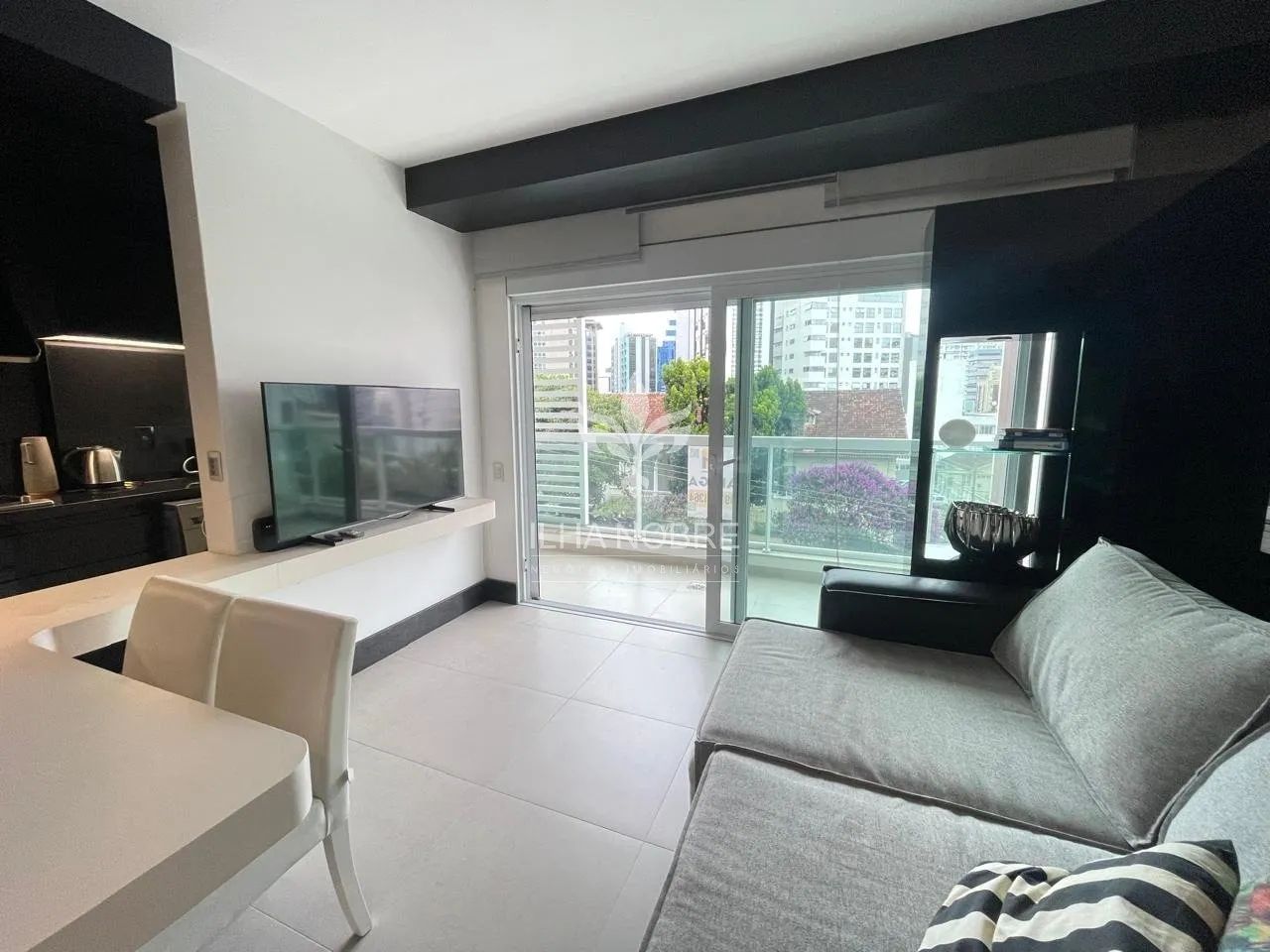 Studio mobiliado para alugar no Centro Florianópolis com garagem com 53 m² - Foto 3