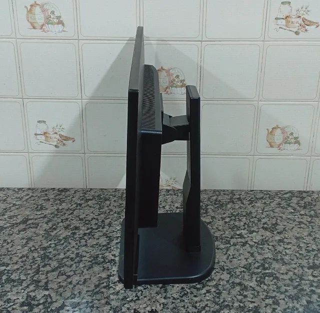 Monitor 24 IPS Com HDMI - Base Giratório e Altura - Foto 4