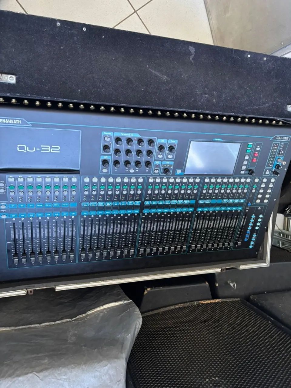 ALLEN HEATH QU 32 - COM CASE - Foto 4