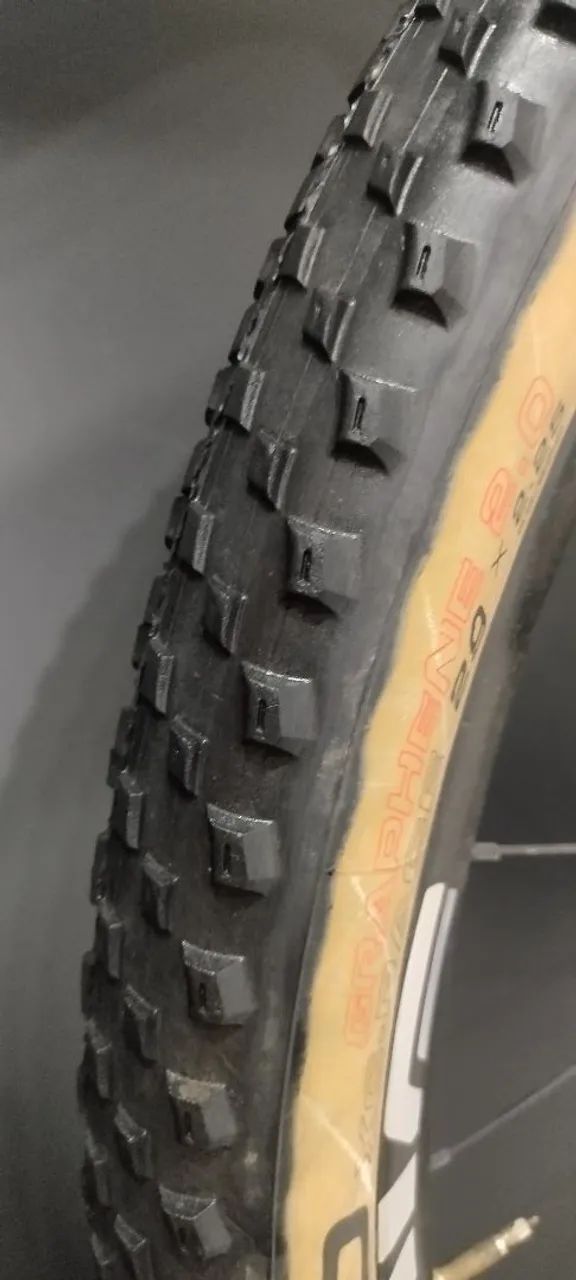 Vittoria Barzo XC-Race de 29 polegadas, modelo 29x2.25 com faixa bege. - Foto 2