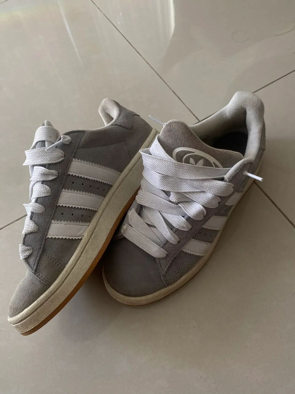 Tênis Adidas Campus cinza - Foto 3