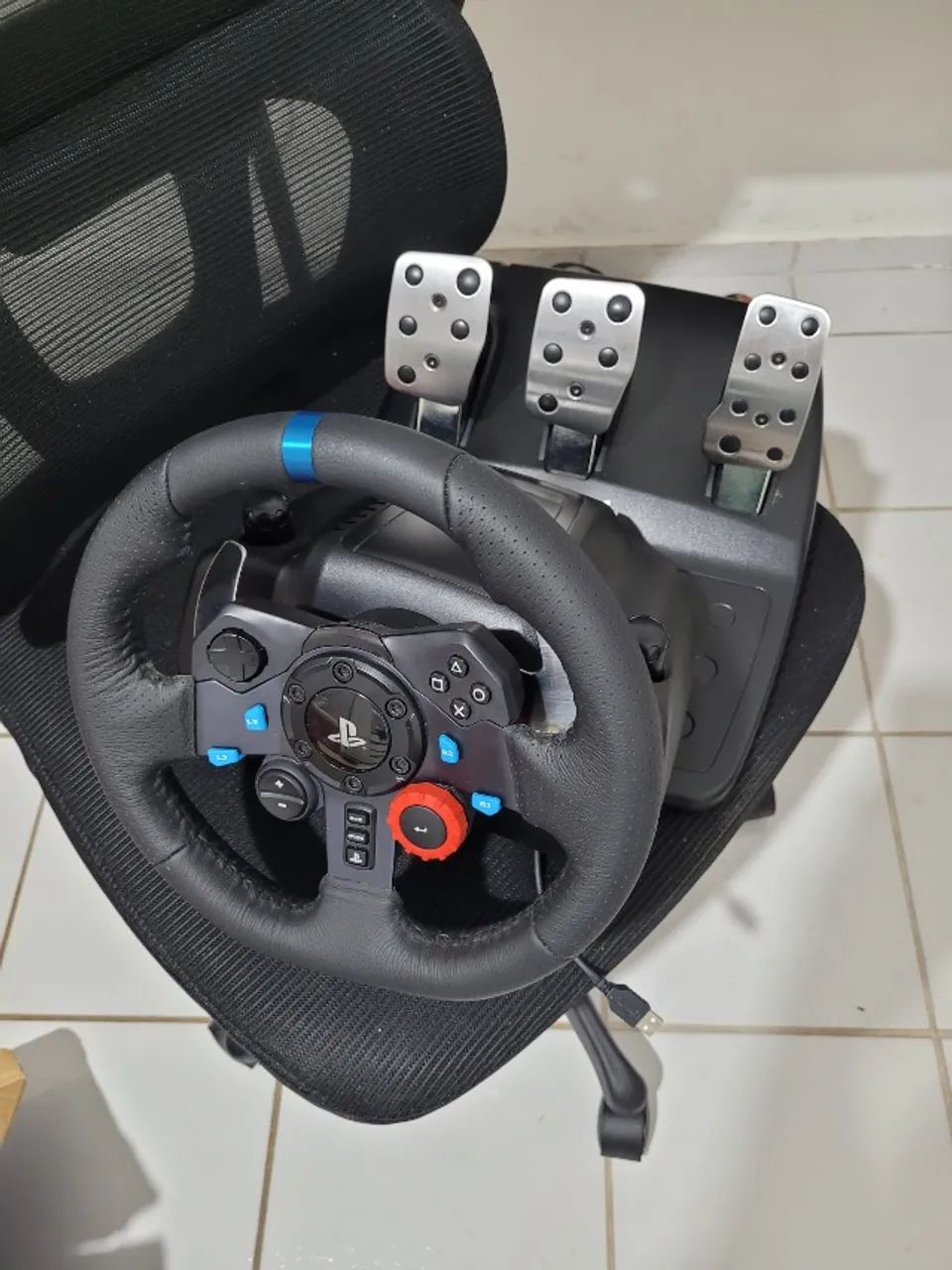 Volante Logitech G29 Driving Force - PS4 / PS3 - Foto 3