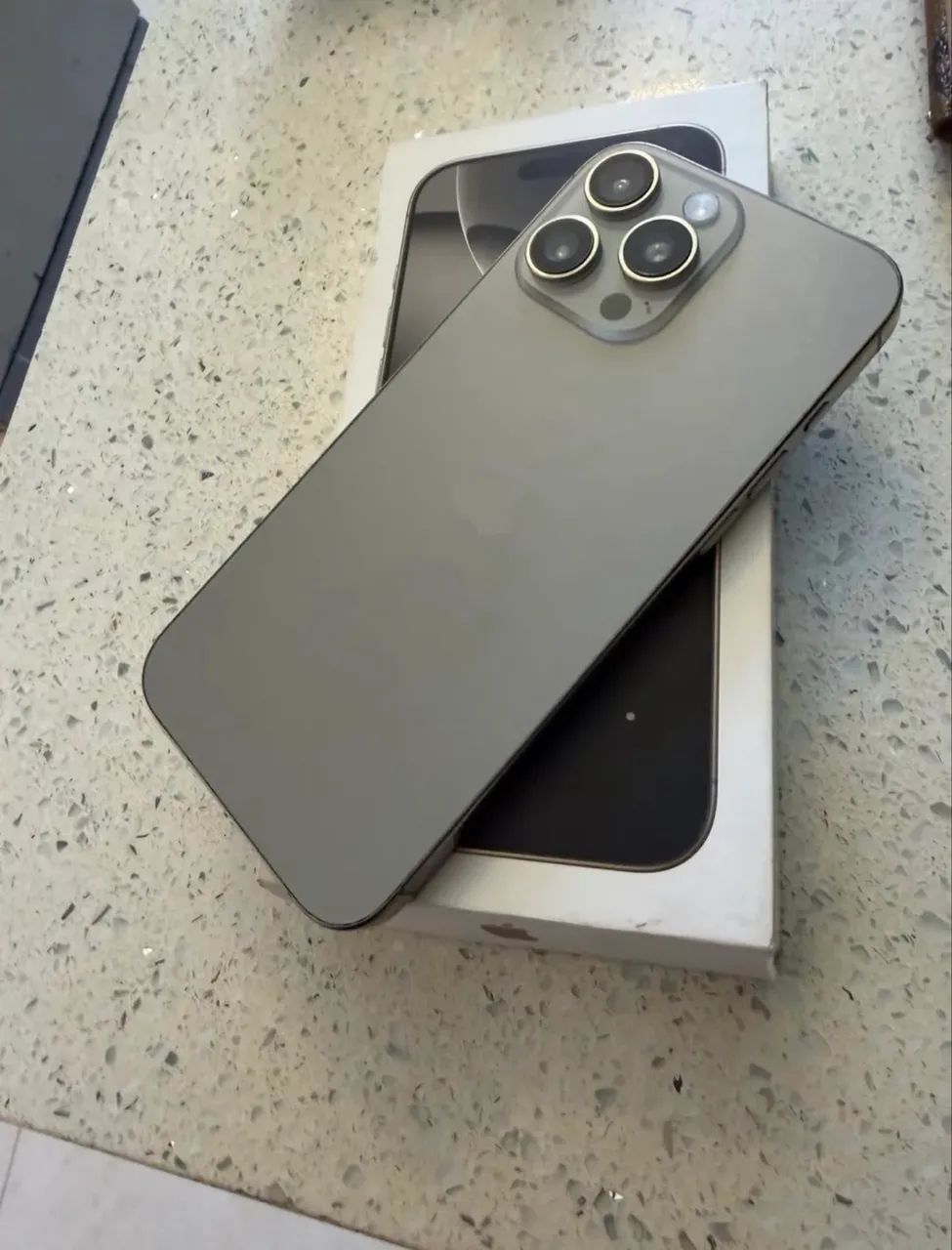 iPhone 16 pro Max - Foto 2