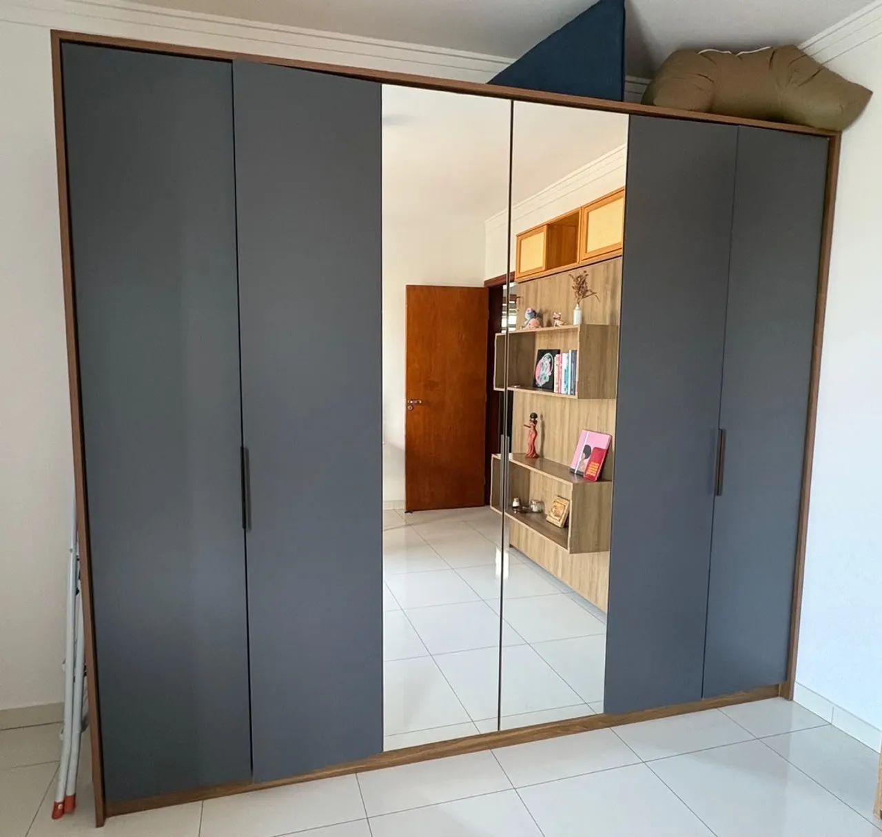 Guarda roupa de casal grande 