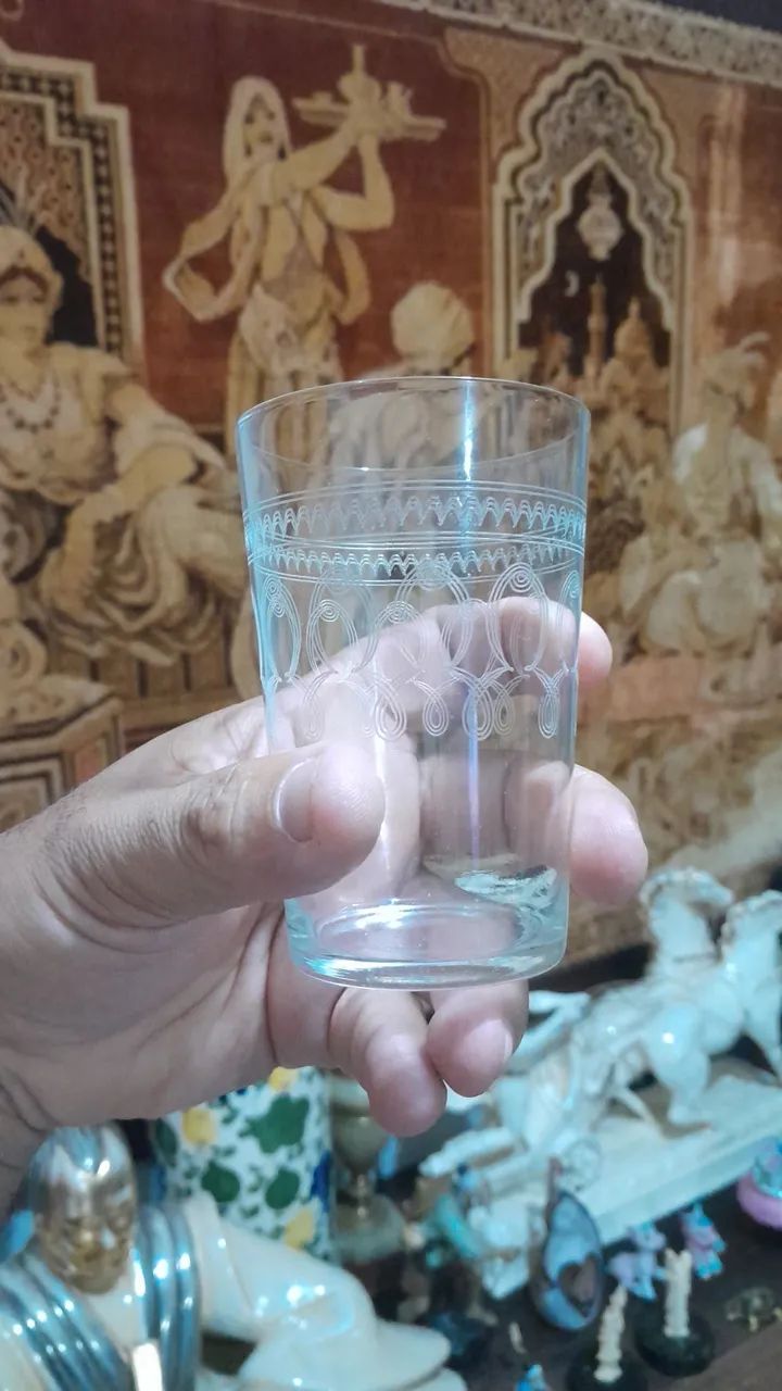 Antigos copos de água e suco em vidro - Foto 3