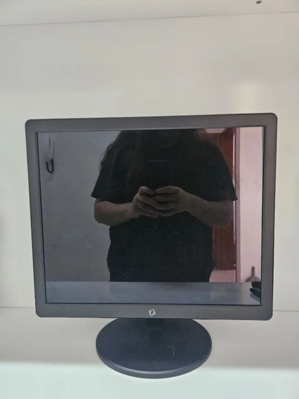 Monitor LED 17 Tronos