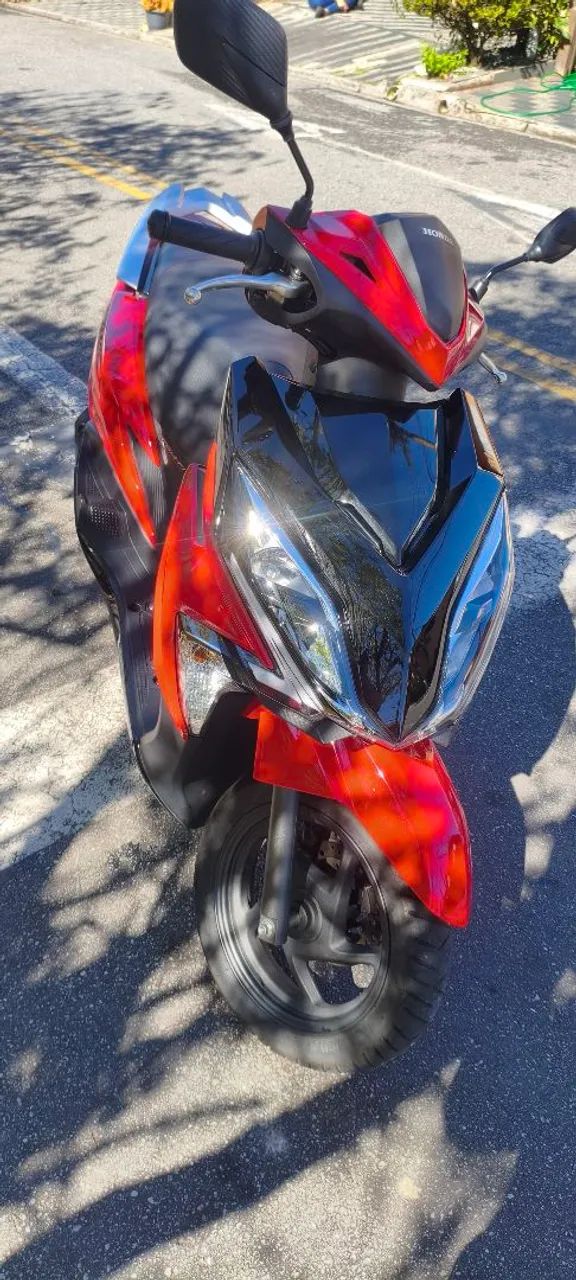 Vendo Elite 125! Bem nova.