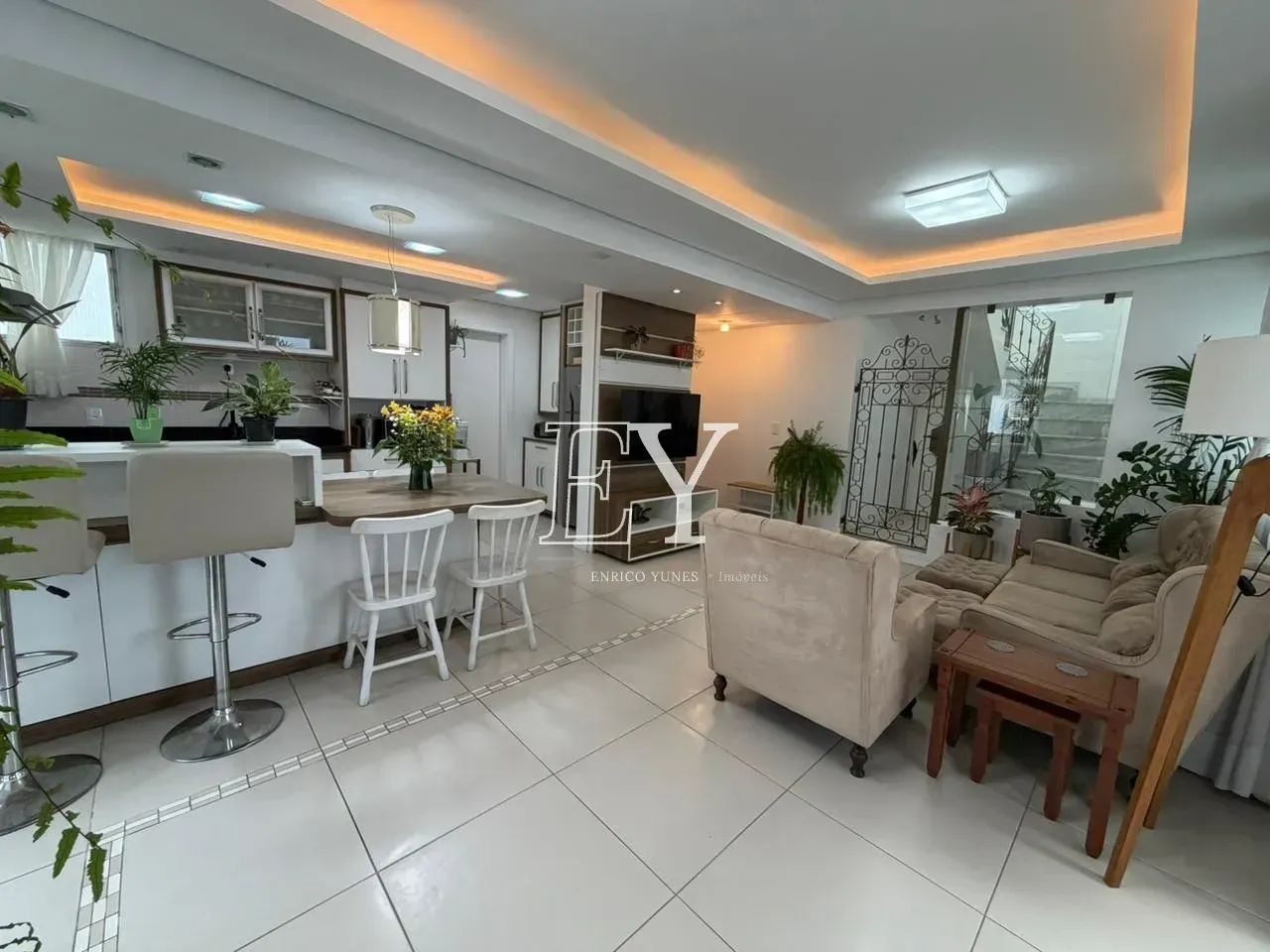 Cobertura Duplex Ampla com 3 Dormitórios e 130 m²  no Itacorubi - Florianópolis - SC - Foto 4