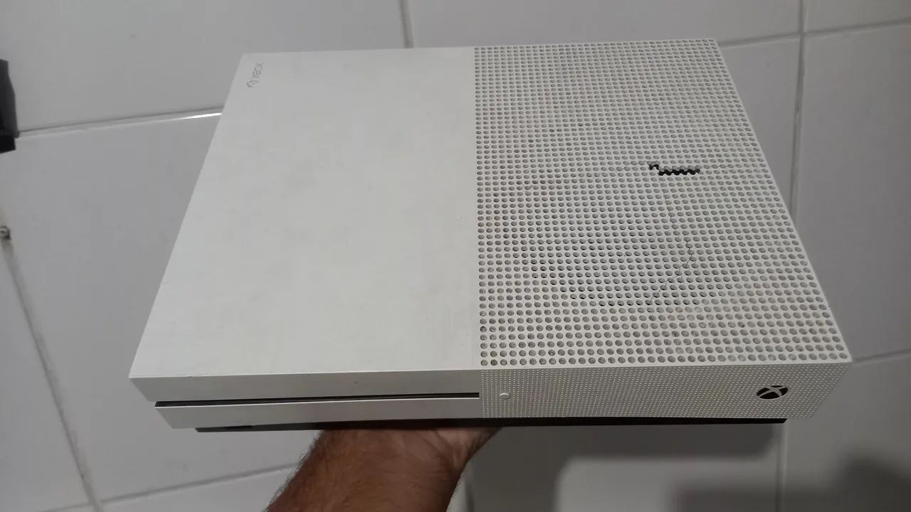 Xbox one S com defeito não liga  - Foto 2