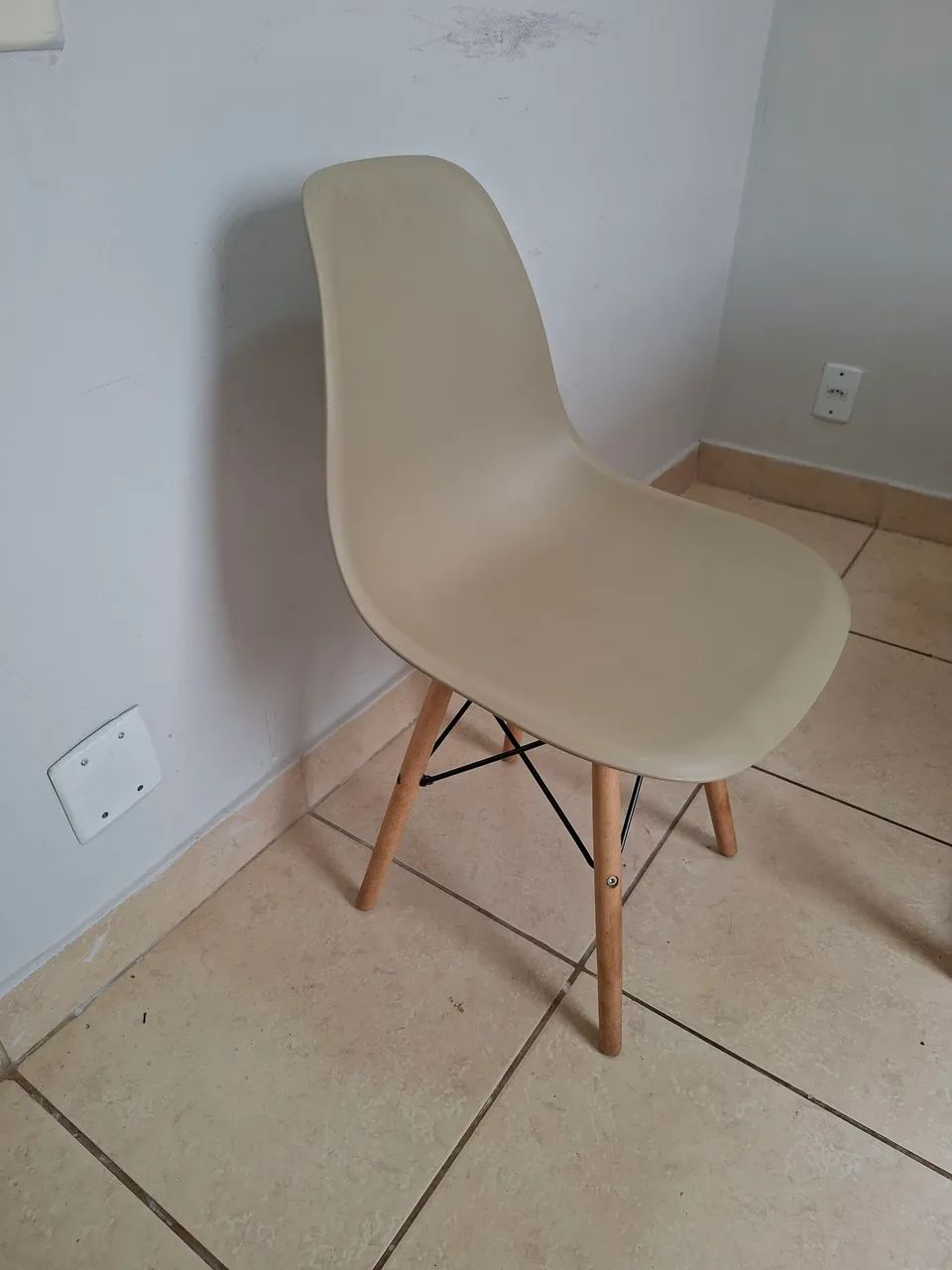 Mesa de Madeira Maciça com Cadeiras  - Foto 4