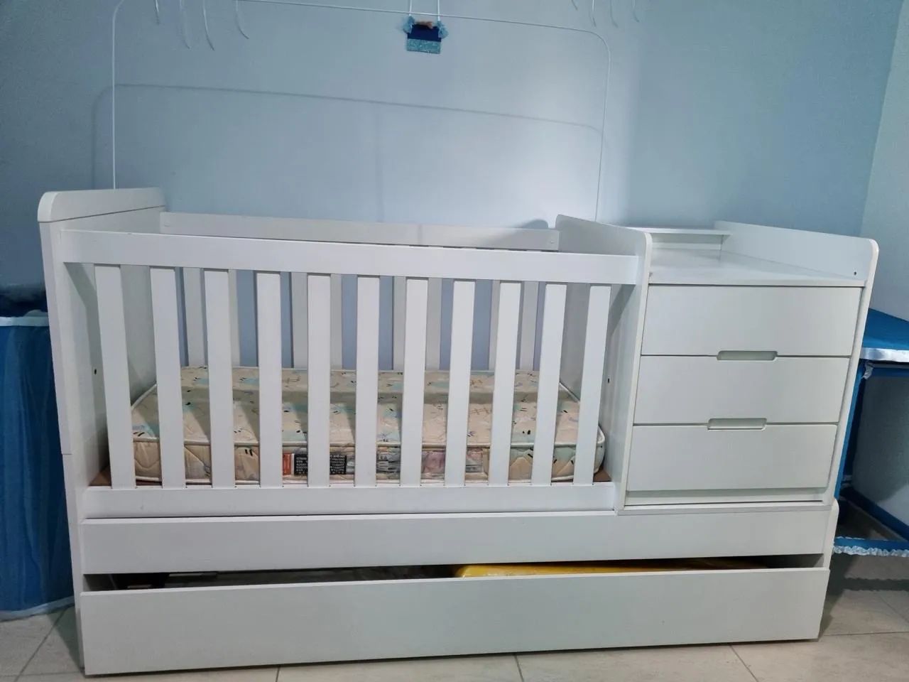 Berço vira cama e cômoda e têm cama auxiliar  - Foto 3