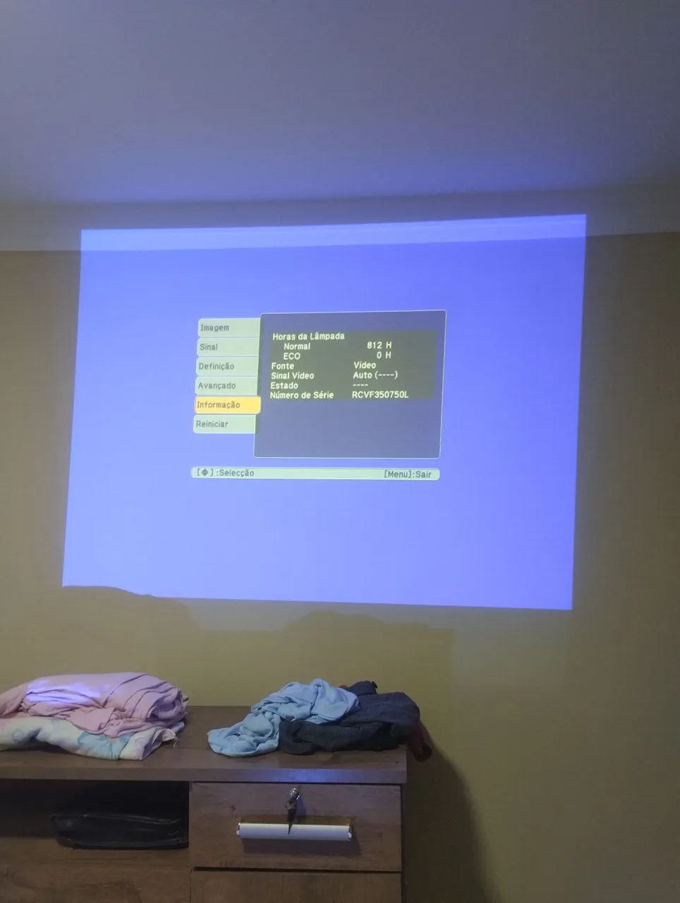 Vendo projector de imagem Epson modelo h432A - Foto 3