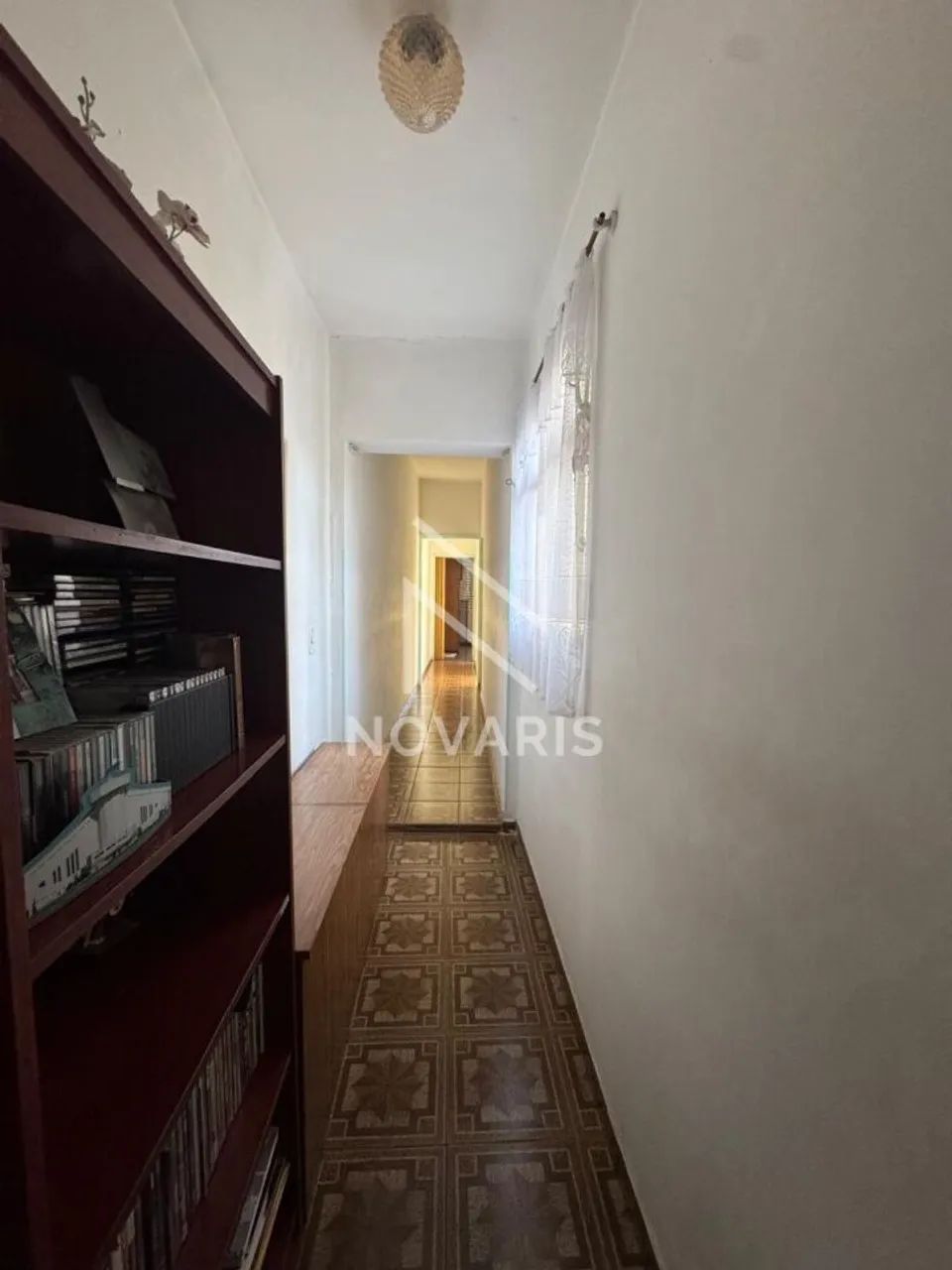 Casa ampla com 3 dormitórios e 2 vagas - Foto 4