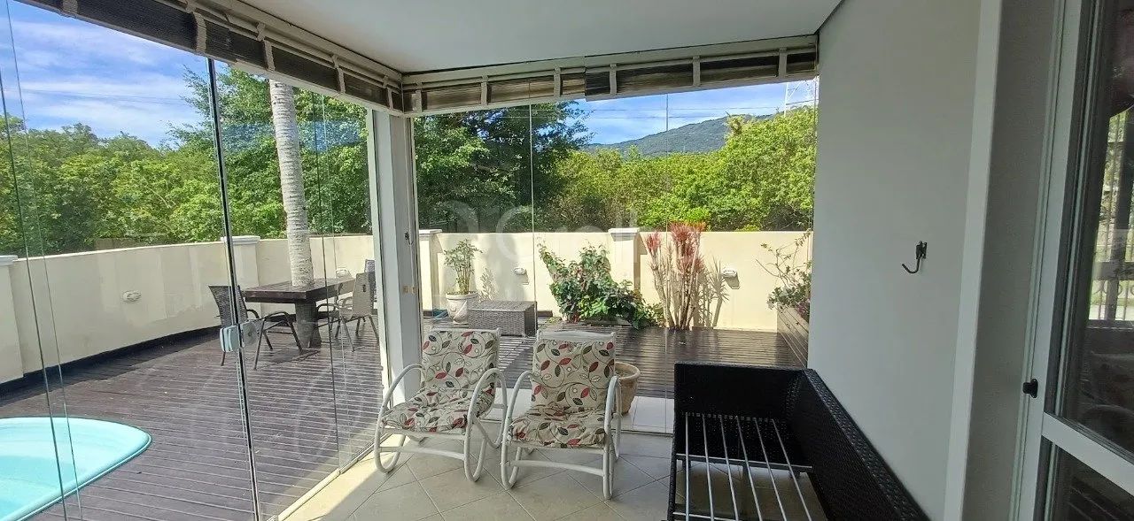 Casa com 3 suítes, mobiliada e piscina - Foto 2