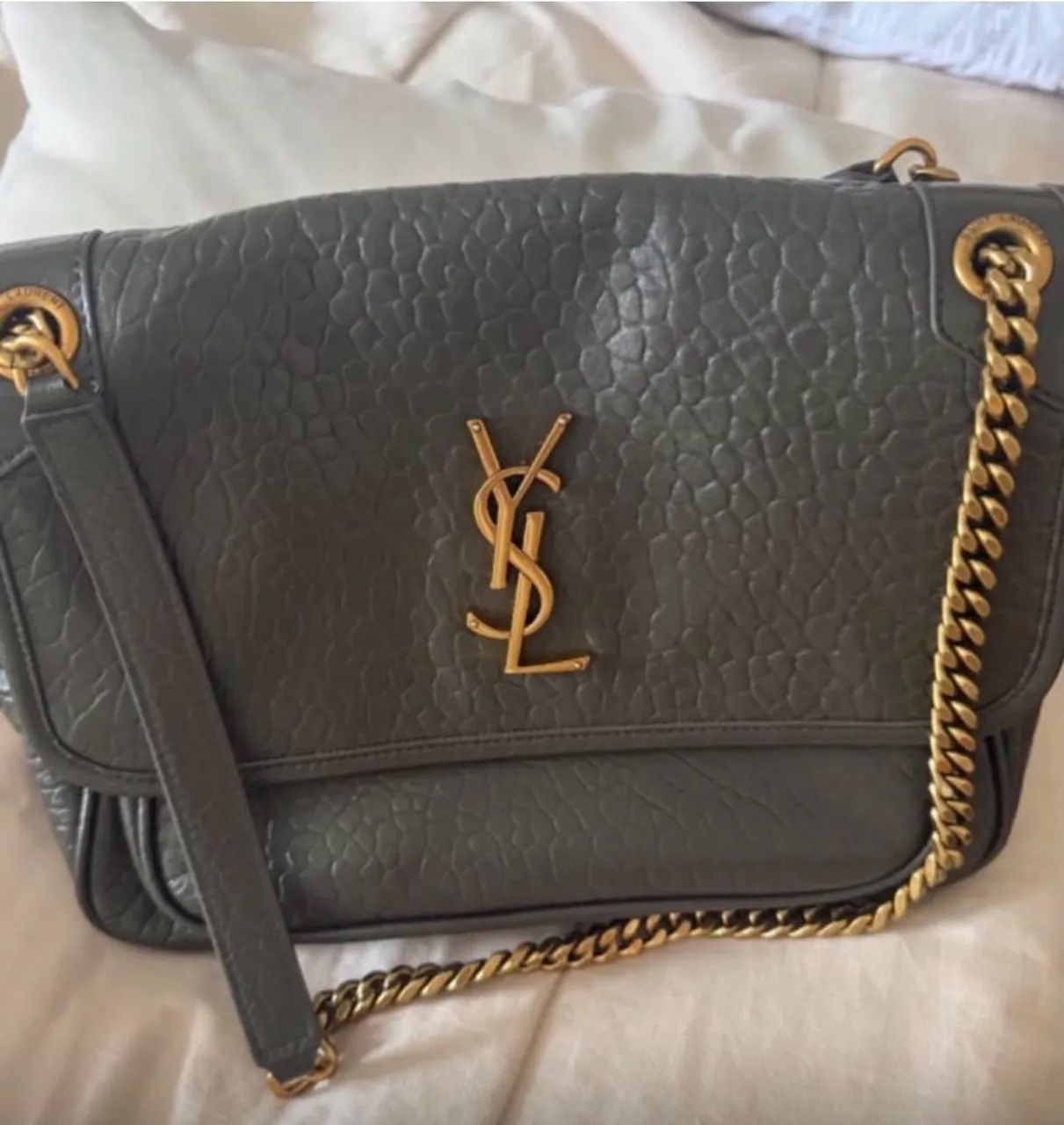 Bolsa ysl e Chanel colorida e tênis Gucci  - Foto 2