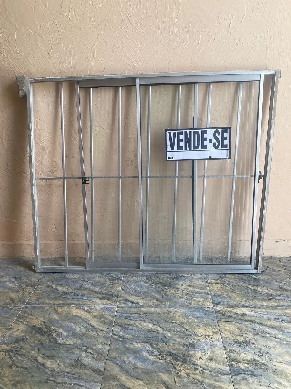 Janela de alumínio 350,00 tem conversa