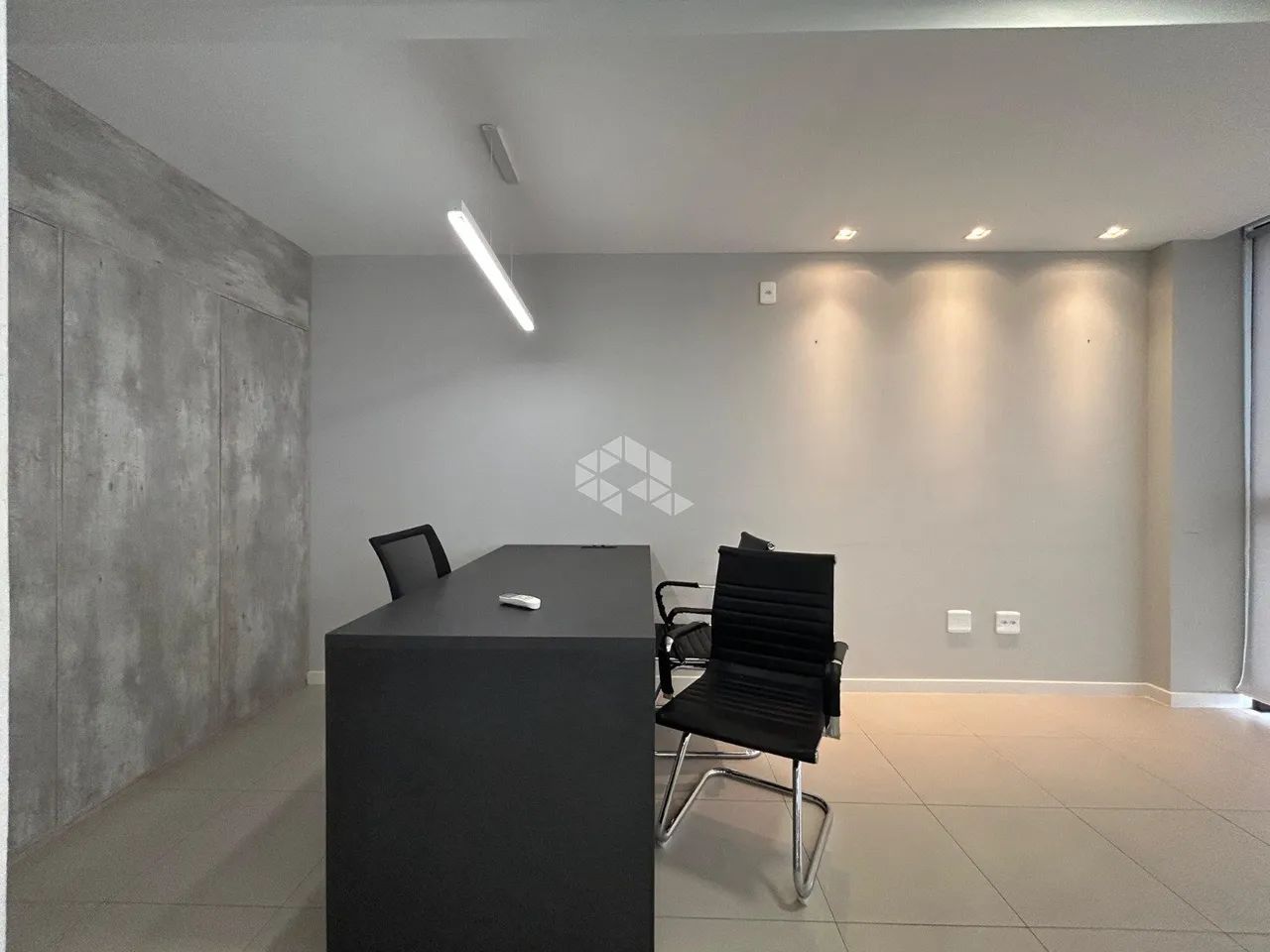 SALA COMERCIAL COM 82,66 M² E VAGA DE GARAGEM À VENDA NO ESTREITO - Foto 5
