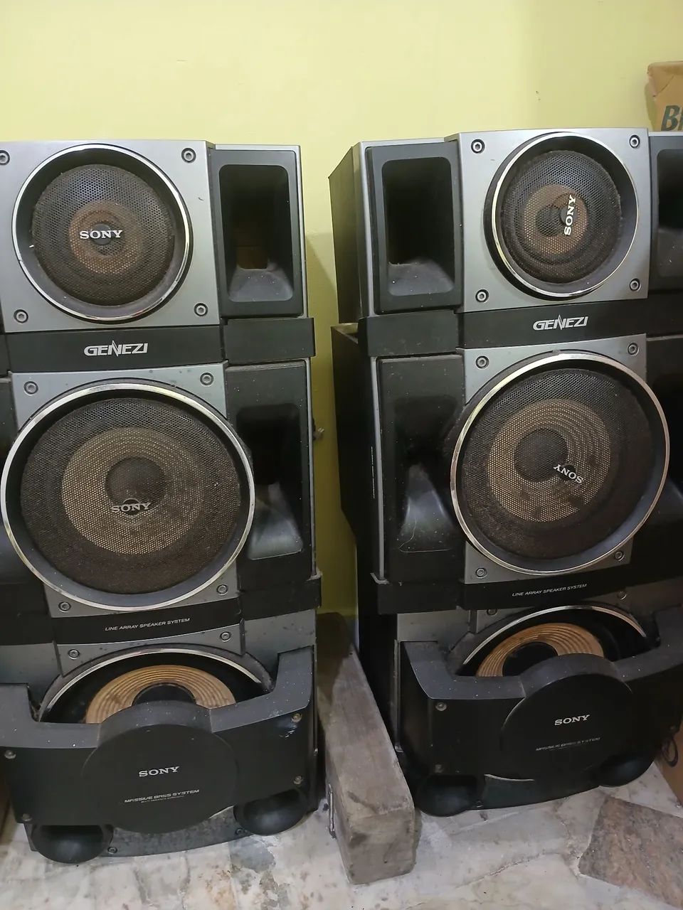 Caixa de som genezzi sony