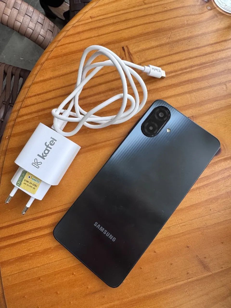 Celular Samsung A07, pouco usado