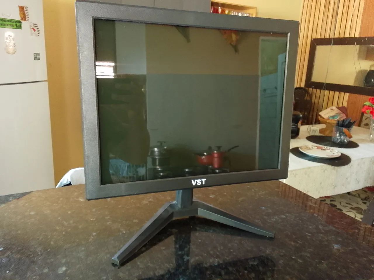 Monitor VST 15"