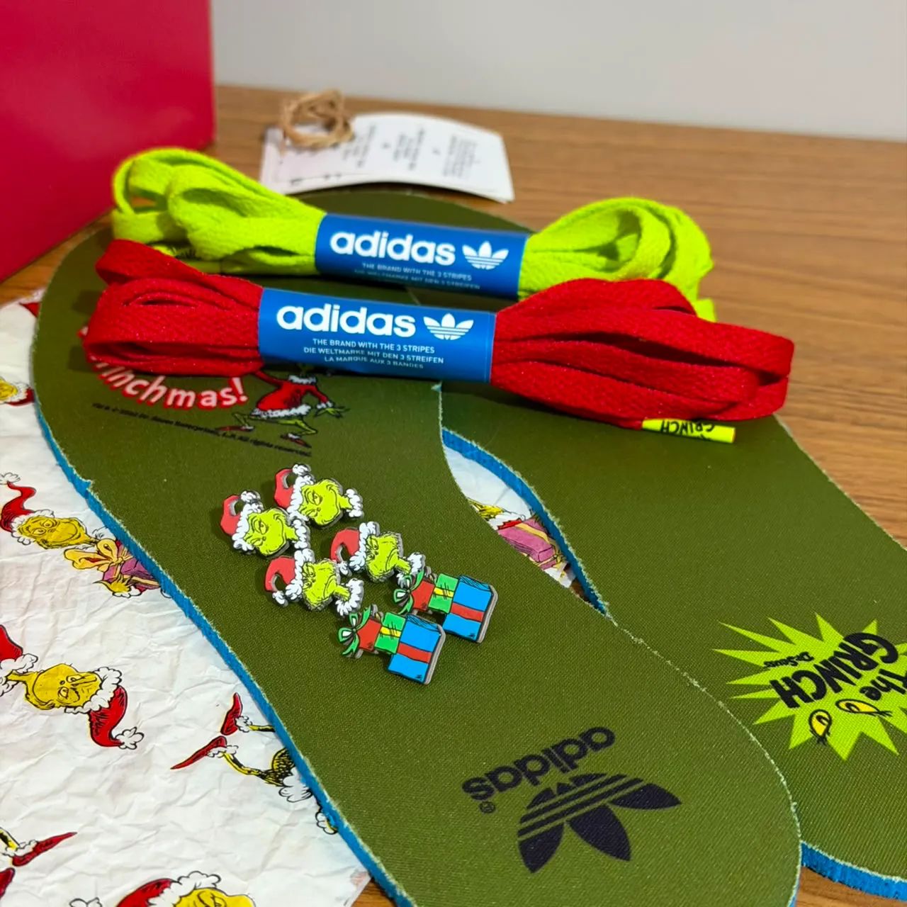 Tênis Adidas Grinch - Foto 2