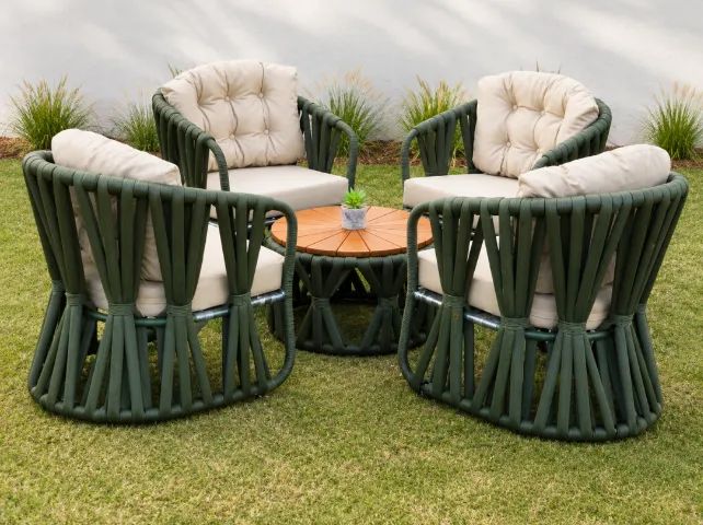 Conjunto com 4 Poltronas e Mesa de Centro para Área Externa
