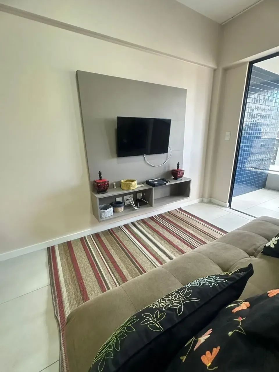 Quarto e sala mobiliado com varanda no EDF TIME - Ponta Verde - Maceió - Foto 3