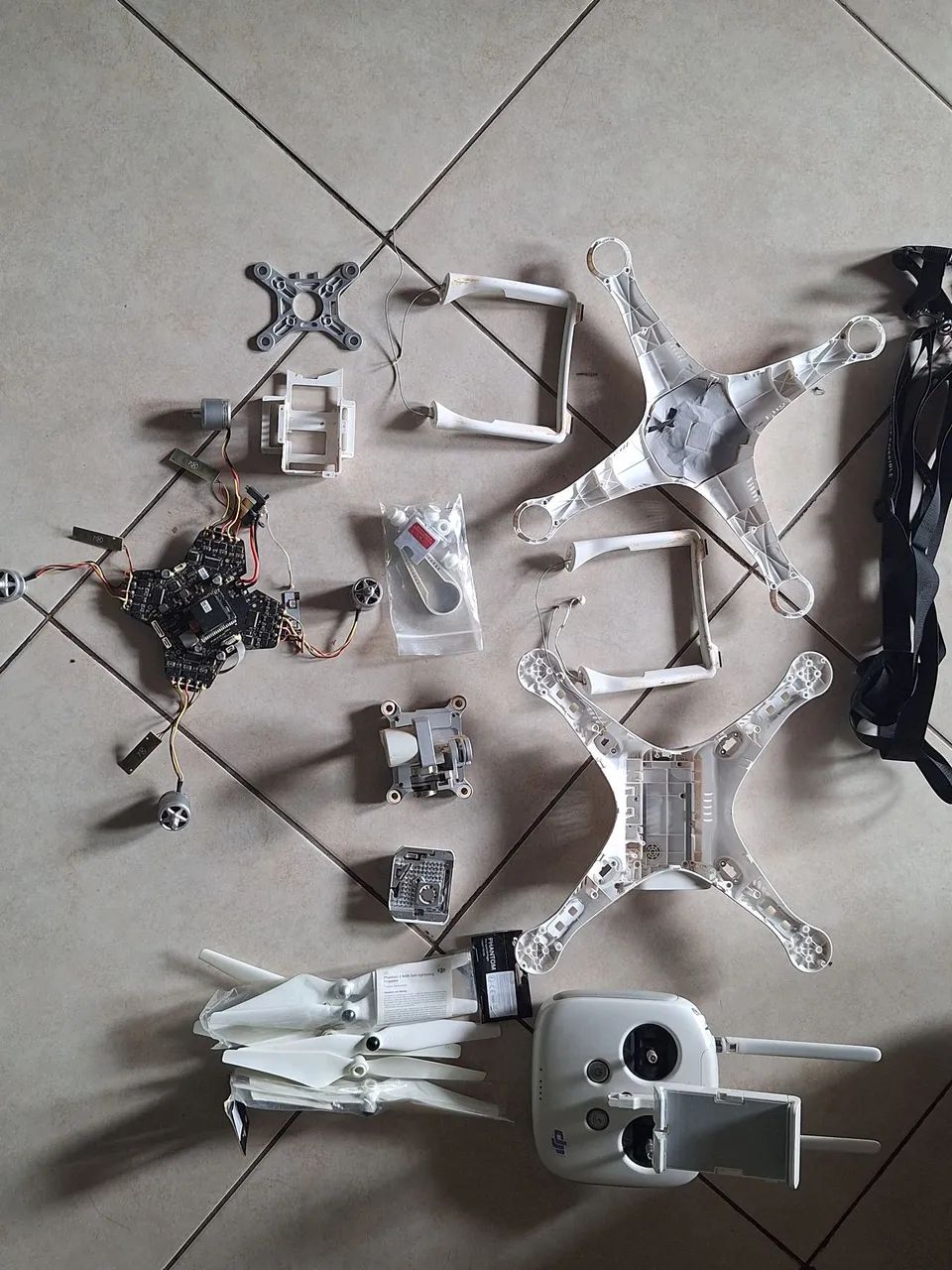 Drone Dji phantom 3 advance, para retirar peças 