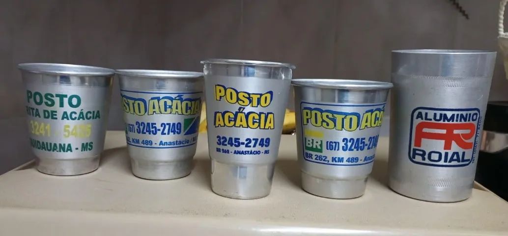 Lote com 5 canecas de alumínio promocionais