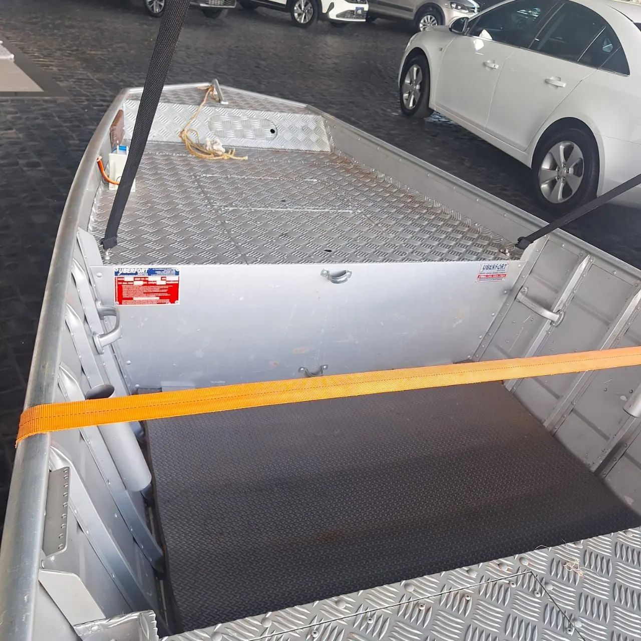 Barco 6 mtrs com motor 50 HP Mercury e carreta  - Foto 3