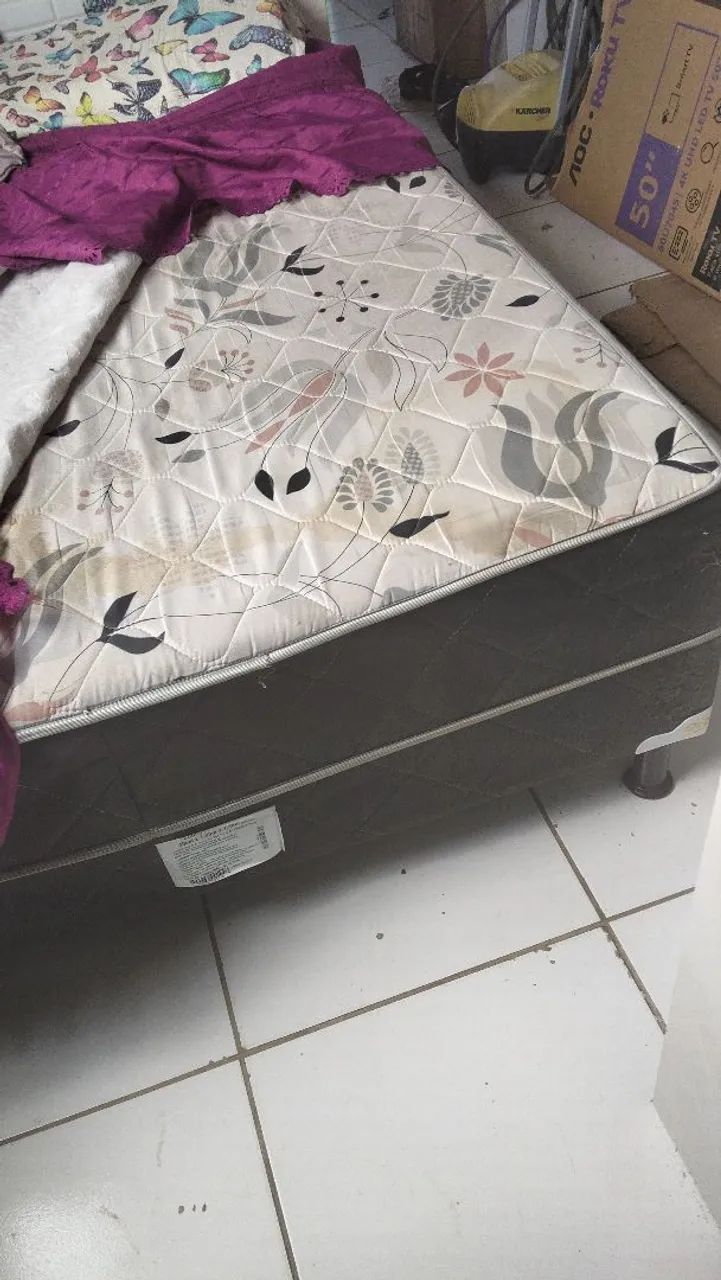 Cama casal usada 