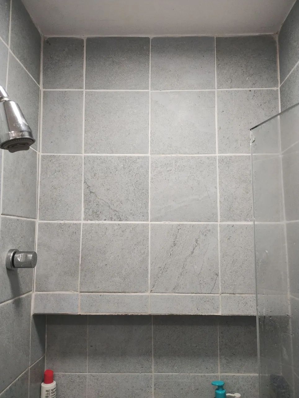 1 box of 20x20 floor tiles, Glacial Edge, M.A. Decortiles