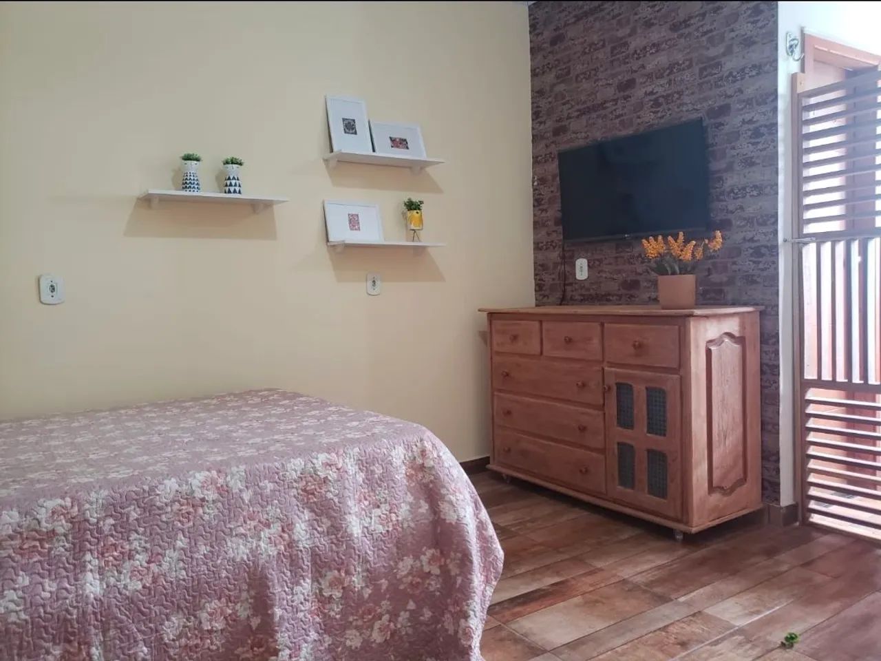 Mobiliado próx. ARAMIX, AABB e UNINORTE.  - Foto 2