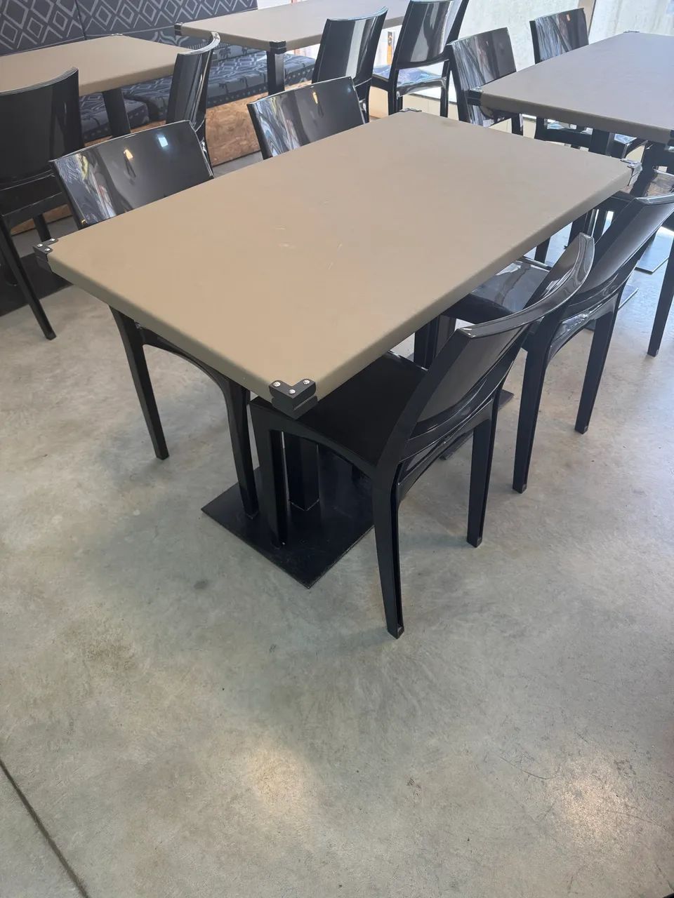 8 Mesas com 32 cadeiras para restaurantes - Foto 2